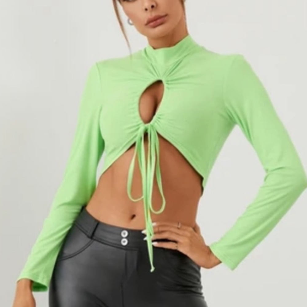 nwt yoins crop top medium